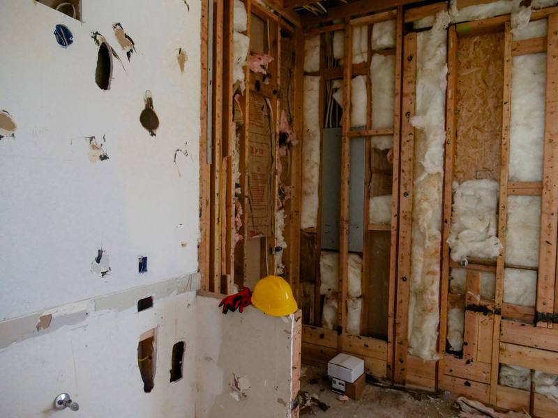 Insulation Removal - Sugar Land Spray Foam